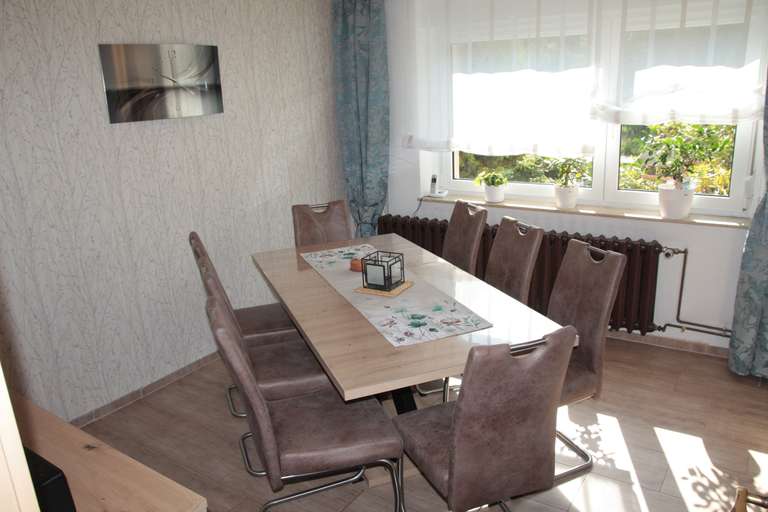 Blick vom Flur ins Esszimmer